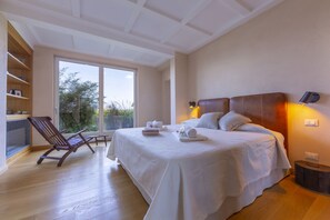 3 habitaciones y espacio para trabajar con laptop 