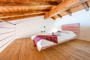 Family Apartment, 2 Bedrooms, Balcony (Relax al Moro Apt with Pool)