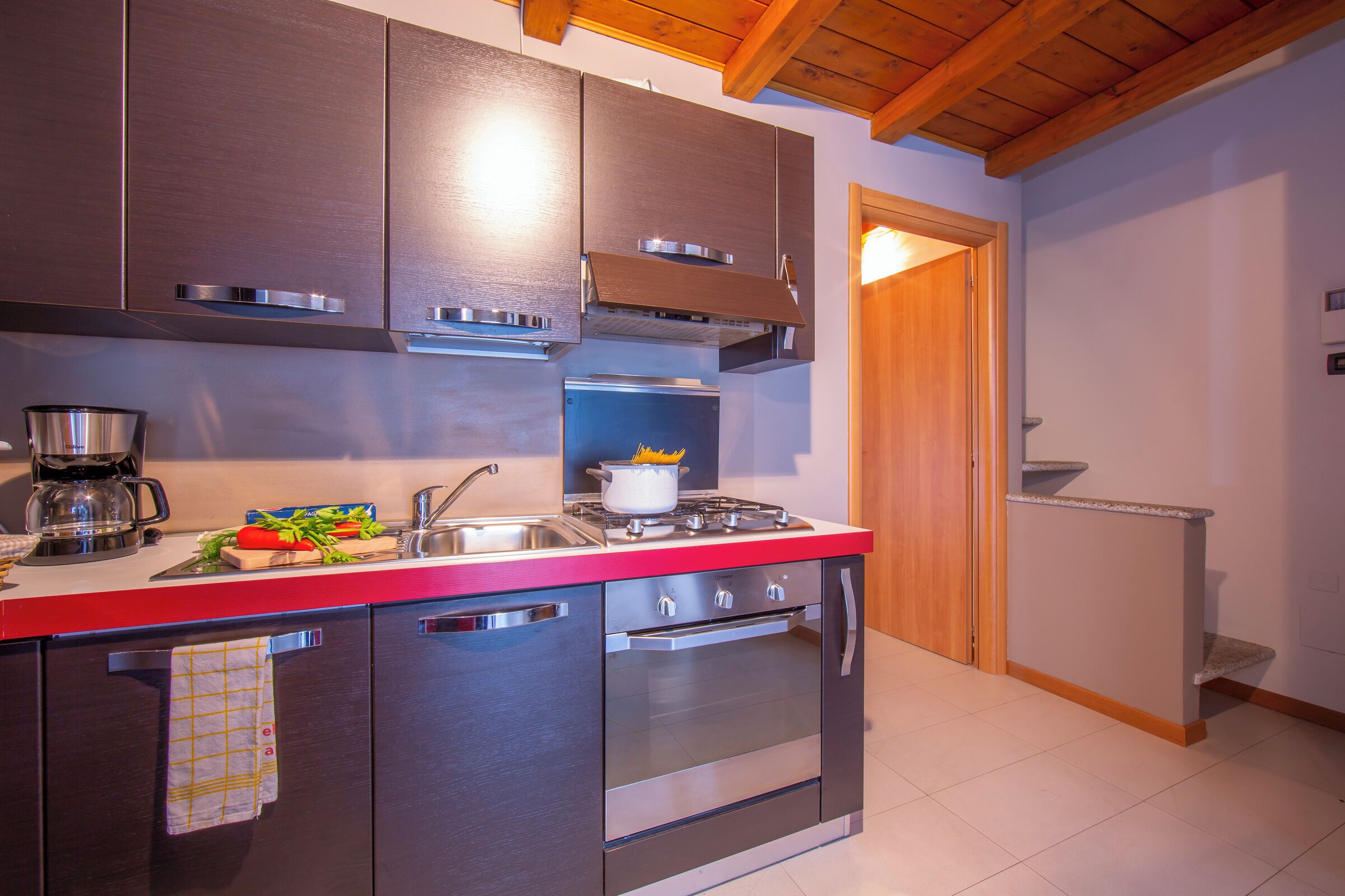 Apartamento familiar, 2 habitaciones (Relax al Moro Apt with Pool) | Cocina privada | Horno, placa de cocina, lavavajillas y cafetera o tetera