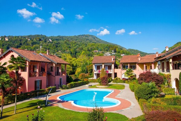 Family Apartment, Multiple Bedrooms, 2 Bathrooms (Sunflower Relax Pool and Terrace) | Pool