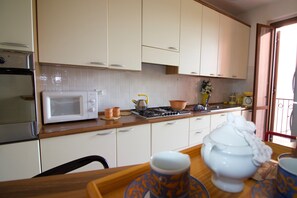 Family Apartment, Multiple Bedrooms, 2 Bathrooms (Sunflower Relax Pool and Terrace) | Private kitchen