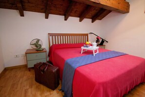 Apartamento família, vários quartos, 2 banheiros (Sunflower Relax Pool and Terrace) | 4 quartos, ferros/tábuas de passar roupa, Wi-Fi (sobretaxa)