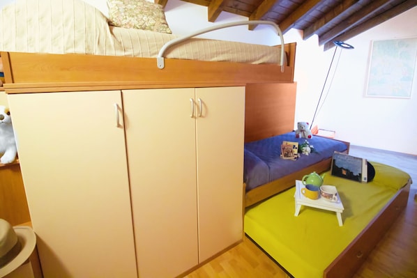 Family Apartment, Multiple Bedrooms, 2 Bathrooms (Sunflower Relax Pool and Terrace) | 4 bedrooms, iron/ironing board, WiFi, bed sheets