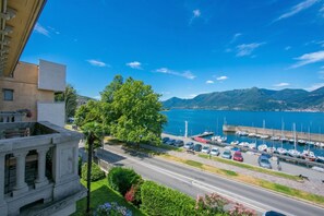 Marina - Residenza Oleandro Lake View Luino Center (Luino)