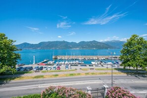 อพาร์ทเมนท์สำหรับครอบครัว, หลายห้องนอน, ริมทะเลสาบ (Residenza Oleandro Lake View Luino) | ที่จอดเรือ