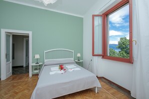 Family Apartment, Multiple Bedrooms, Lakeside (Residenza Oleandro Lake View Luino) | 2 bedrooms, free WiFi, bed sheets