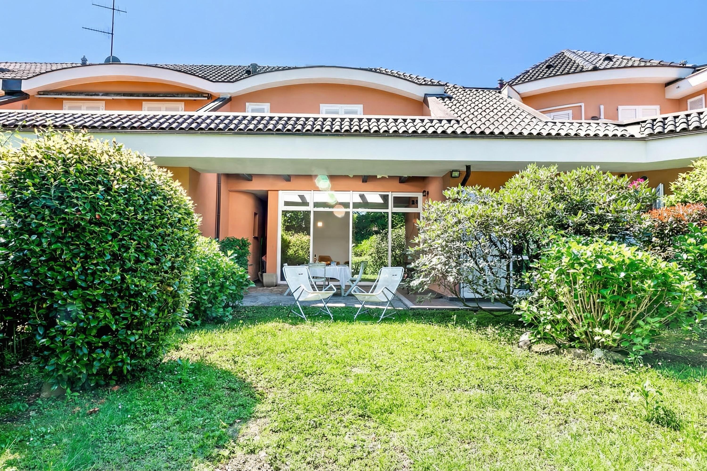 Family Apartment, Multiple Bedrooms, 2 Bathrooms (Rododendro Rosso) | Exterior