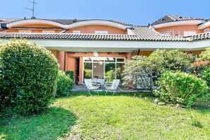 Family Apartment, Multiple Bedrooms, 2 Bathrooms (Rododendro Rosso) | Exterior - Rododendro Rosso (Ispra)