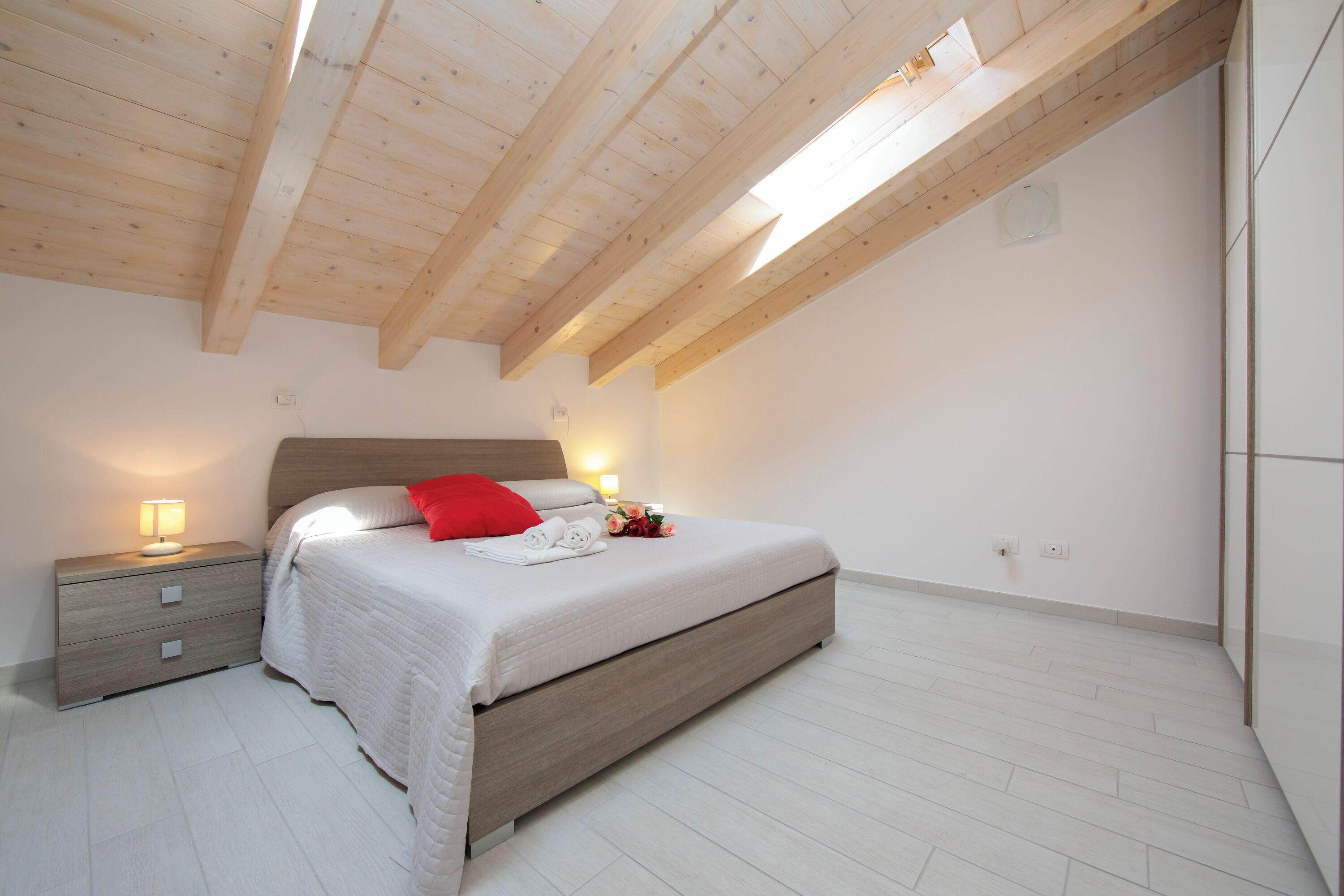 Familjelägenhet - flera sovrum - vid sjön (Silver Lake Apartment) | 2 sovrum, gratis wi-fi och sängkläder