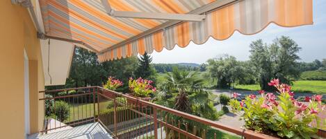 Family Apartment, Multiple Bedrooms, Lakeside (Silver Lake Apartment) | Balcony