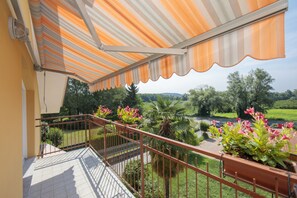 Balcony - Silver Lake Apartment (Angera)