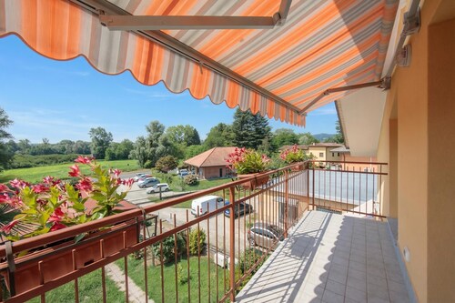 Silver Lake Apartment