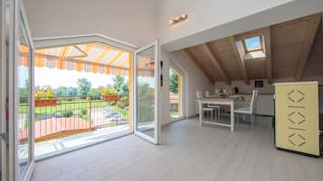 Familienapartment, Mehrere Schlafzimmer, Seeseite (Silver Lake Apartment) | Innenbereich