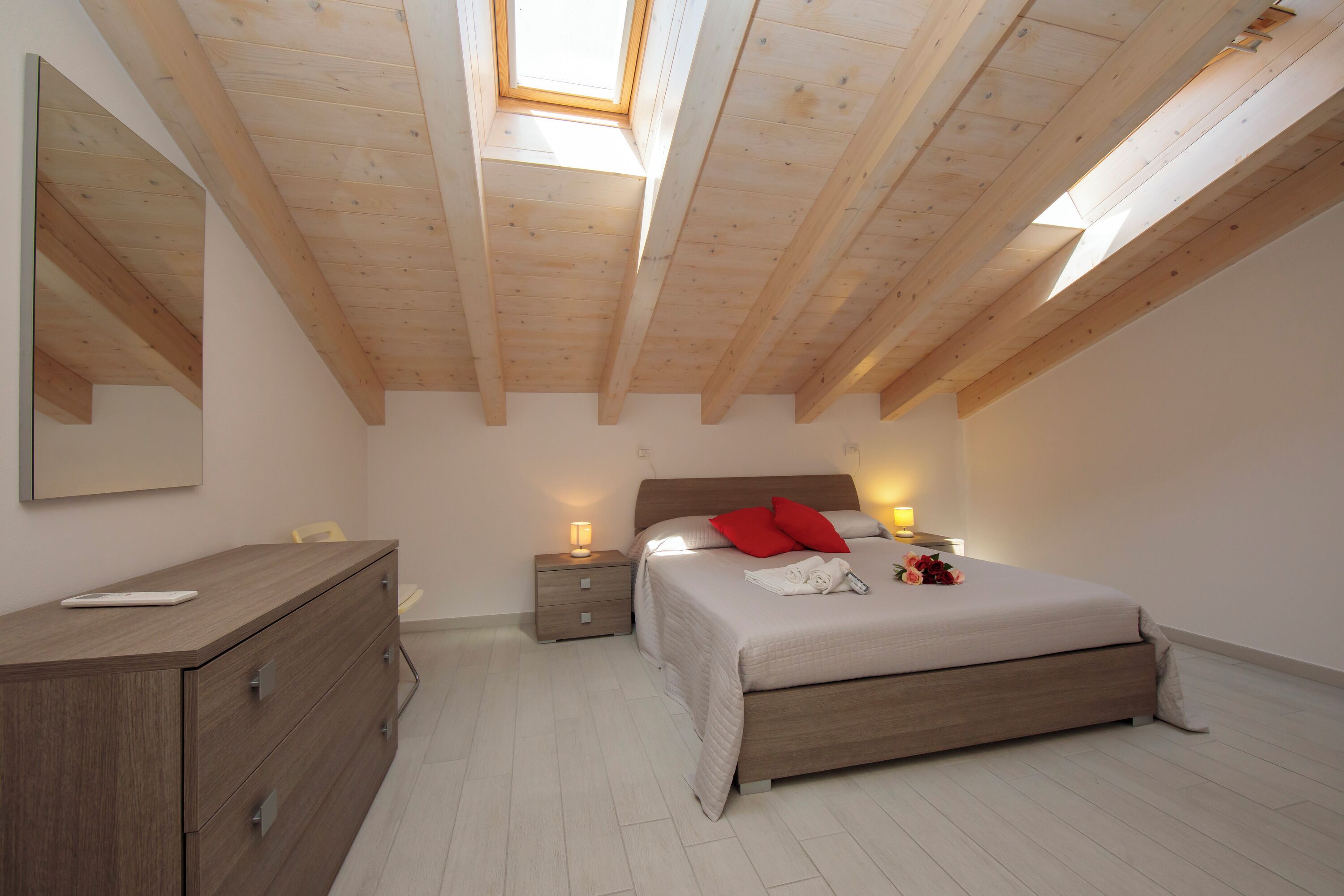 Family Apartment, Multiple Bedrooms, Lakeside (Silver Lake Apartment) | 2 bedrooms, free WiFi, bed sheets