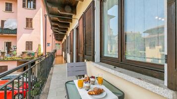 Family Apartment, Multiple Bedrooms (Sunrise in Baveno) | Balcony