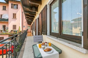 Family Apartment, Multiple Bedrooms (Sunrise in Baveno) | Balcony