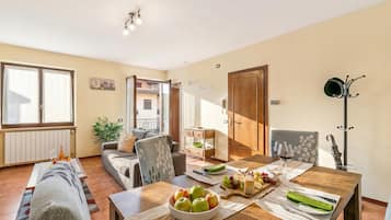 Family Apartment, Multiple Bedrooms (Sunrise in Baveno) | Interior