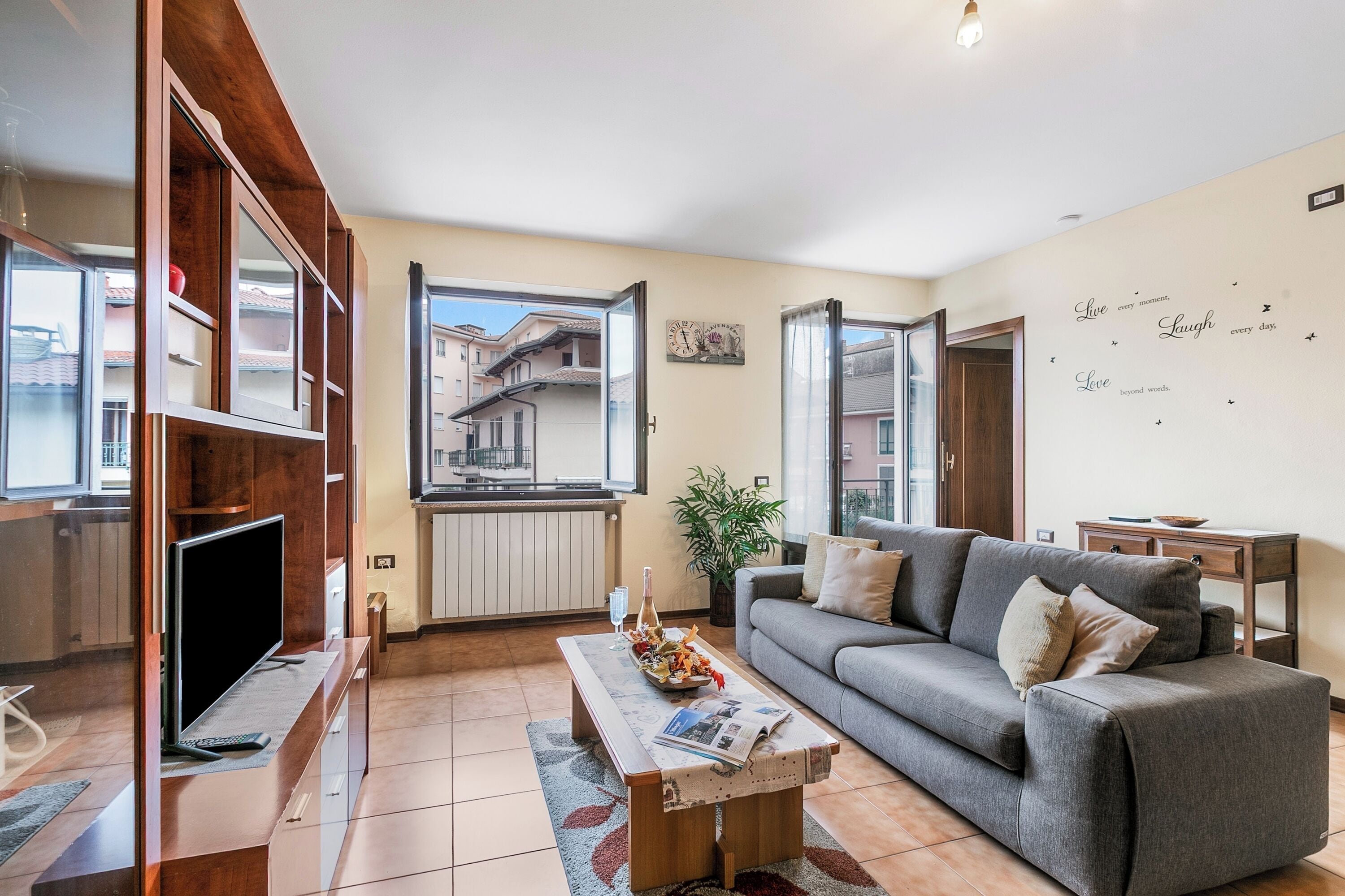 Familienapartment, Mehrere Schlafzimmer (Sunrise in Baveno) | Wohnzimmer