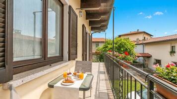 Family Apartment, Multiple Bedrooms (Sunrise in Baveno) | Balcony