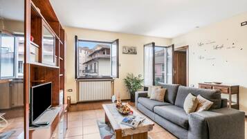 22 inci televisyen skrin rata dengan digital, TV