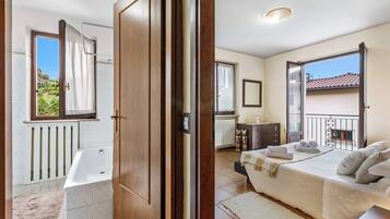 Family Apartment, Multiple Bedrooms (Sunset in Baveno) | 1 bedroom, iron/ironing board, WiFi, bed sheets