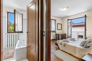 Departamento familiar, varias habitaciones (Sunset in Baveno) | 1 habitación, tabla de planchar con plancha, wifi y ropa de cama 