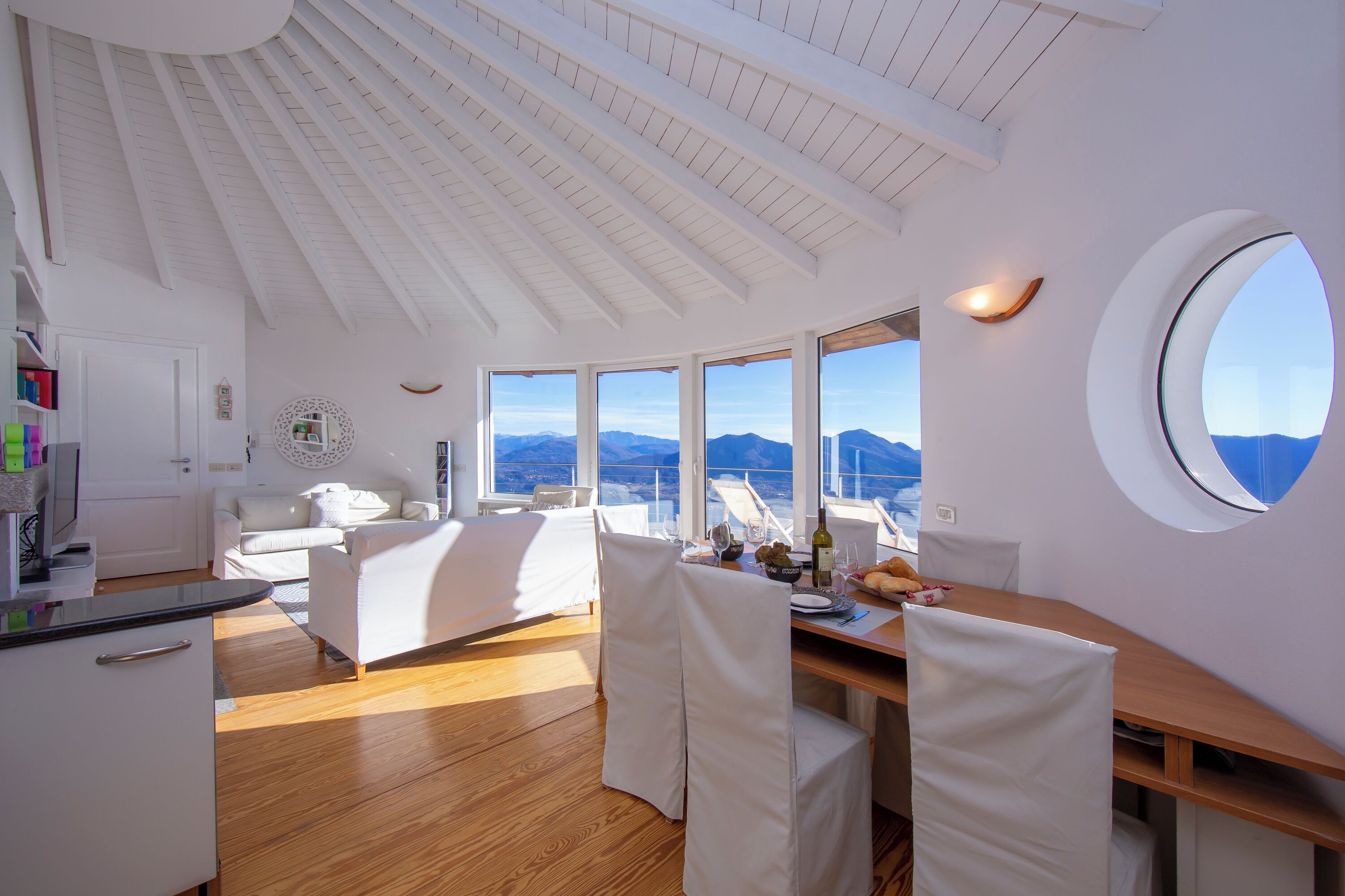 Apartemen Bulan Madu, beberapa kamar, tepi gunung (The Perfect View Loft) | Tempat makan