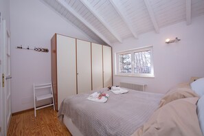 2 bedrooms, WiFi, bed sheets - The Perfect View Loft (Premeno)