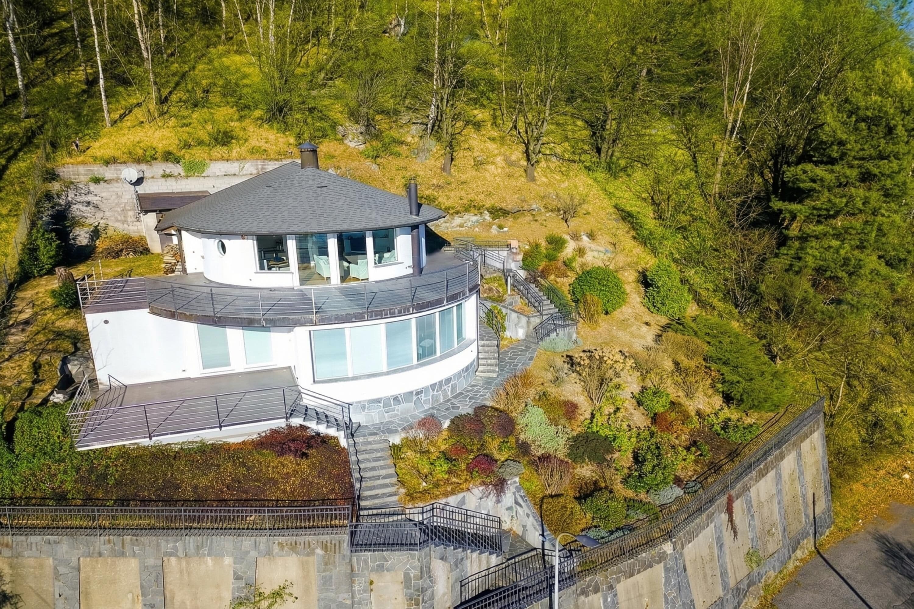 Honeymoon Apartment, Multiple Bedrooms, Mountainside (The Perfect View Loft) | Front of property