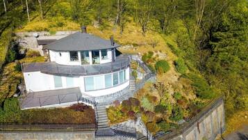 Honeymoon Apartment, Multiple Bedrooms, Mountainside (The Perfect View Loft) | Front of property