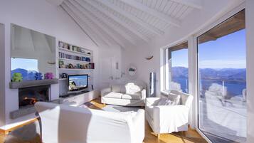 Honeymoon Apartment, 2 Bedrooms, Mountainside (The Perfect View Loft) | View from property