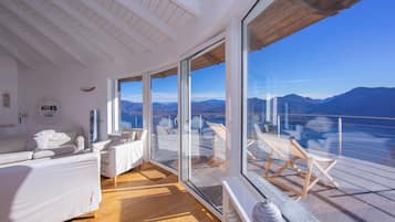 Honeymoon Apartment, 2 Bedrooms, Mountainside (The Perfect View Loft) | Mountain view