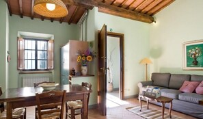 Apartment, 2 Bedrooms (Capanna) | Living area | TV - Agriturismo Incrociata (Bucine)