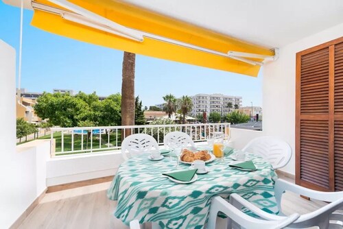 Beautiful Apartment "Venecia" with Pool, Wi-Fi, Balcony & A/C