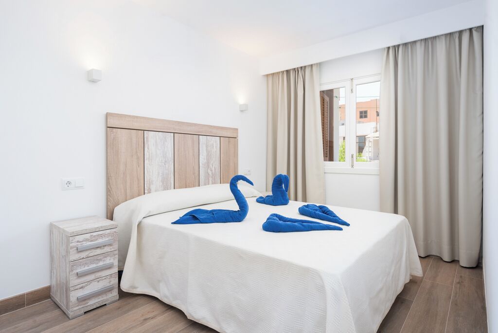 3 slaapkamers, een strijkplank/strijkijzer, gratis wifi, beddengoed