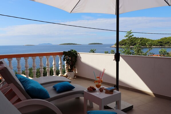 House (Five Bedroom Holiday Home with Pool) | Terrace/patio - Holiday Home Adriatic View (Blato)