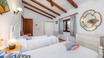 4 Schlafzimmer, Bügeleisen/Bügelbrett, kostenloses WLAN, Bettwäsche