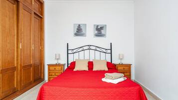 1 chambre, fer et planche Ă repasser, draps fournis