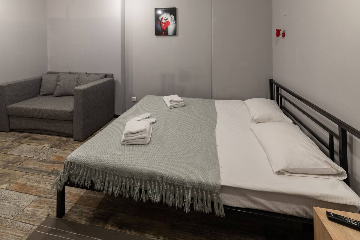 Basic-Doppelzimmer (5) | Allergikerbettwaren, Verdunkelungsvorhänge, Bügeleisen/Bügelbrett