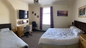 2 bedrooms, iron/ironing board, WiFi, bed sheets