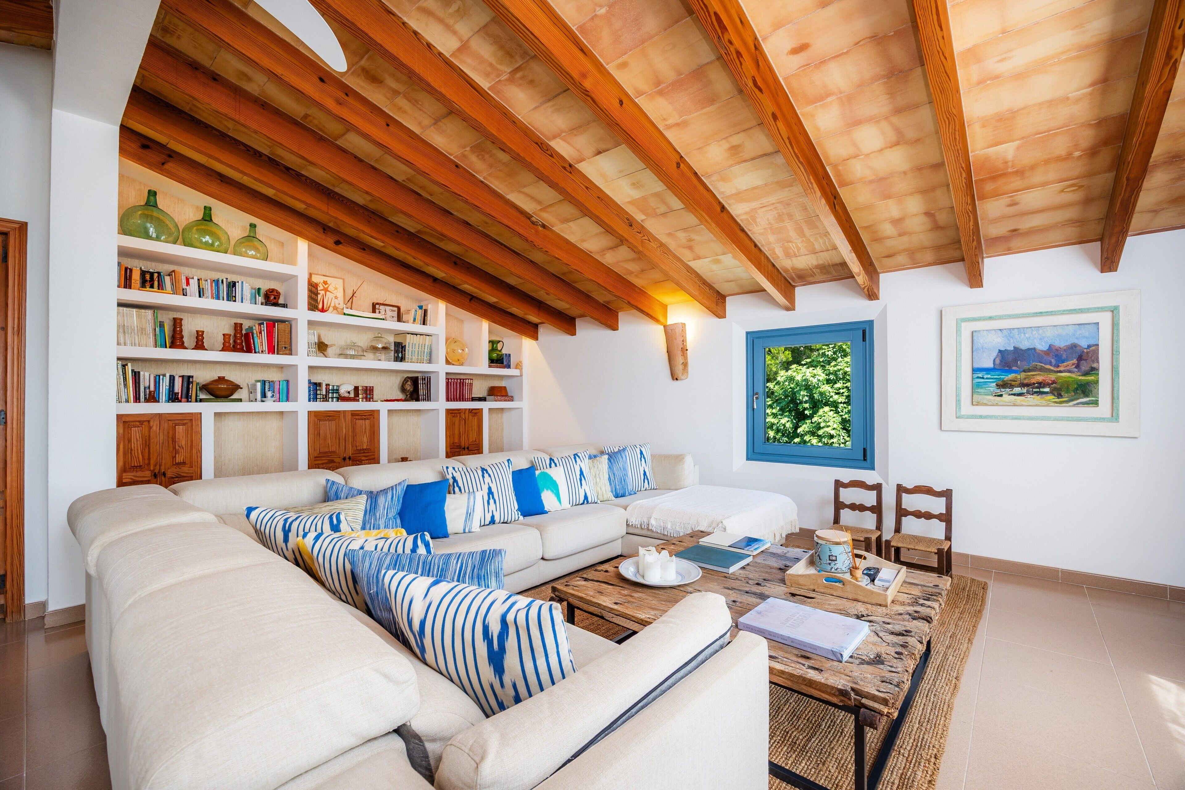 Télévision, cheminée