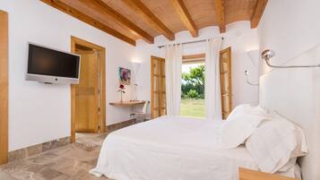 4 chambres, fer et planche à repasser, Wi-Fi gratuit, draps fournis