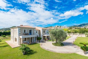 المنشأة من الخارج