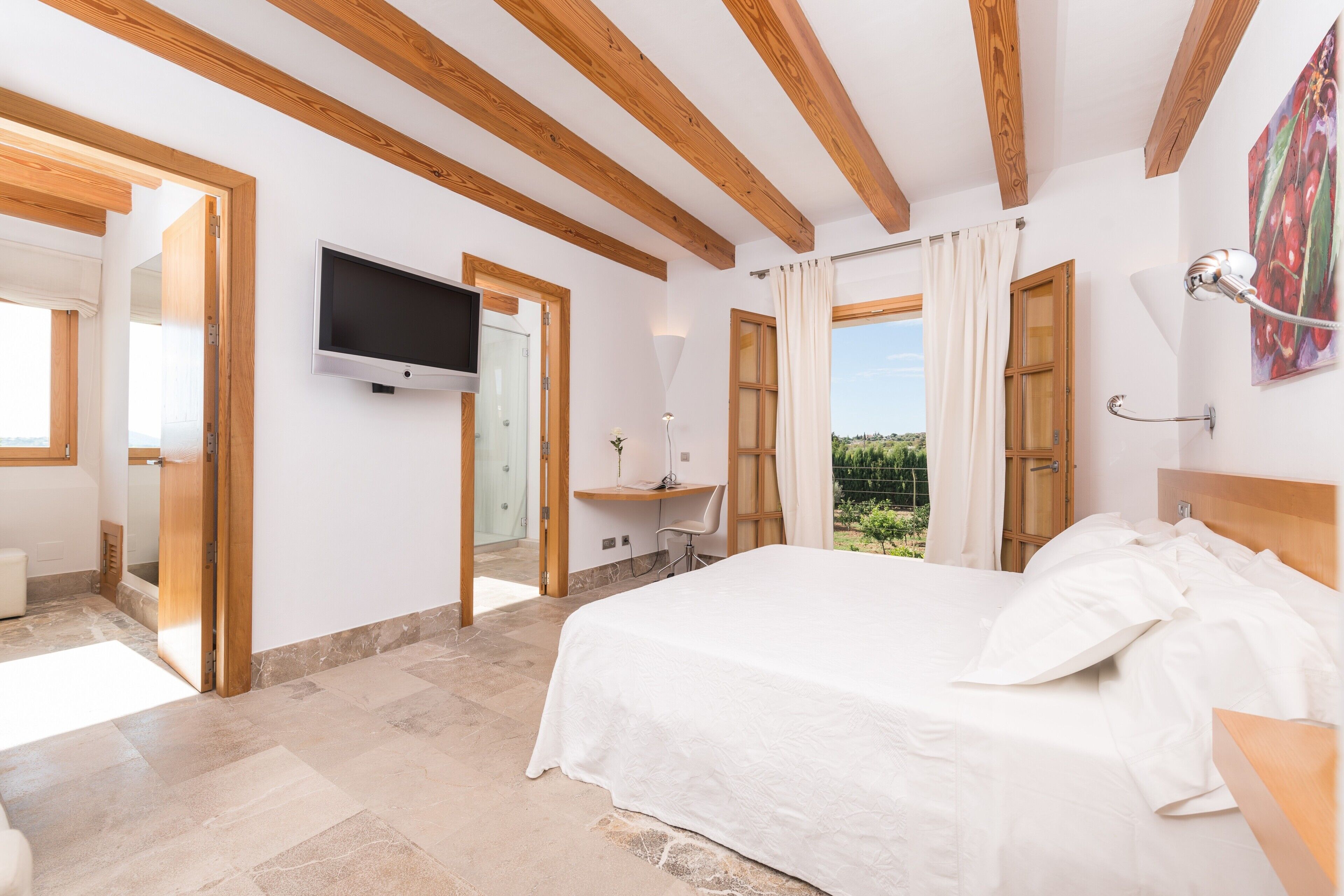 4 多间卧室、熨斗/熨衣板、免费 WiFi、床单