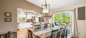 4BD Cheyenne Mountain House with Hot Tub and Grill