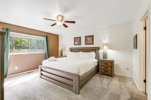 4 habitaciones, tabla de planchar con plancha, wifi y ropa de cama 