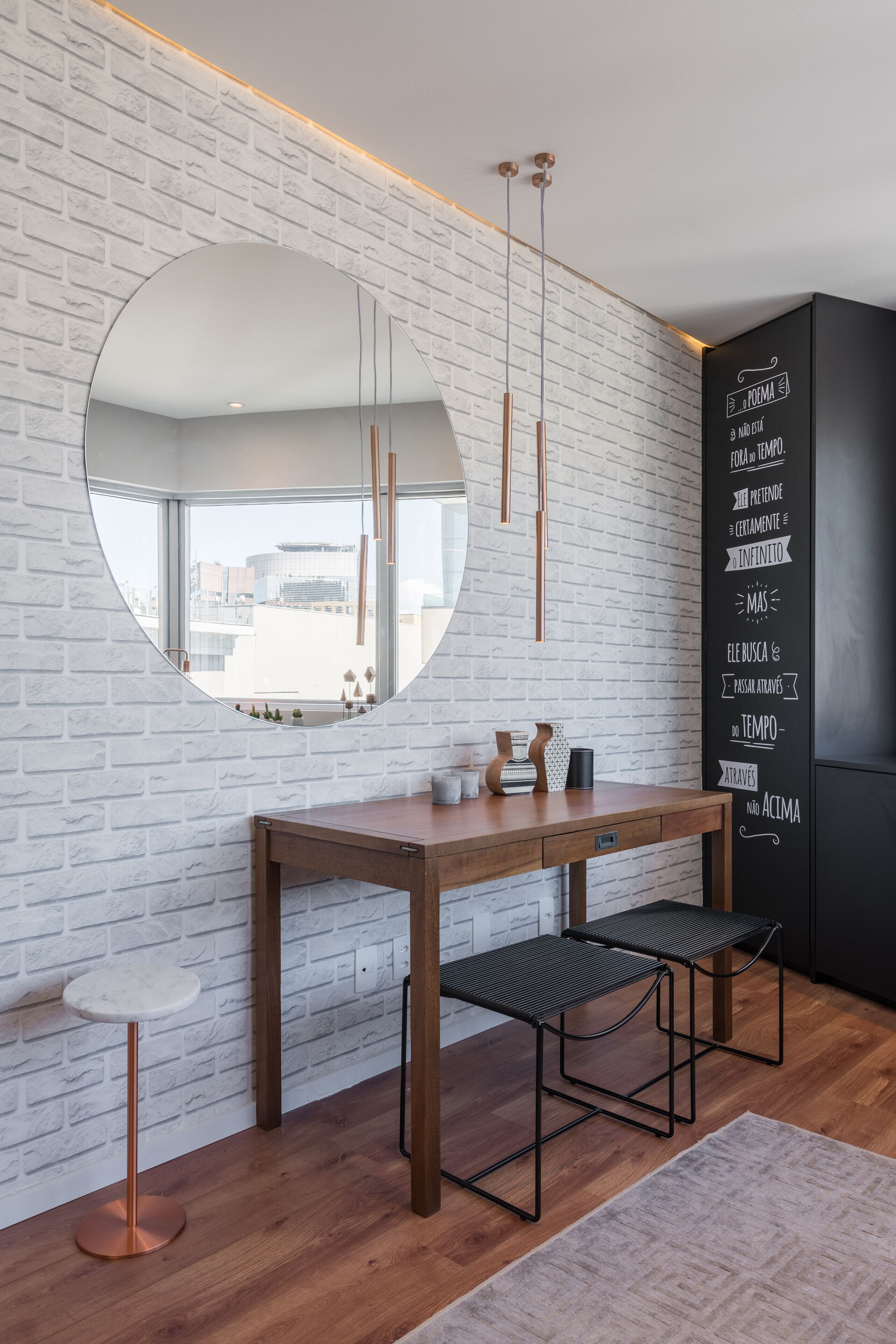 公寓 (RD 1401) | 客廳 | 65 吋LCD 電視連有線電視頻道、電視