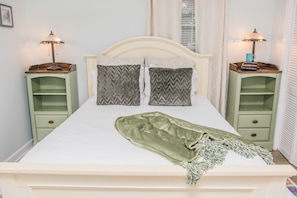 3 bedrooms, desk, iron/ironing board, travel cot