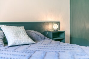 2 chambres, fer et planche à repasser, draps fournis