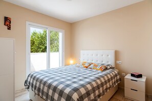 3 camere, ferro/asse da stiro, Wi-Fi gratuito, lenzuola